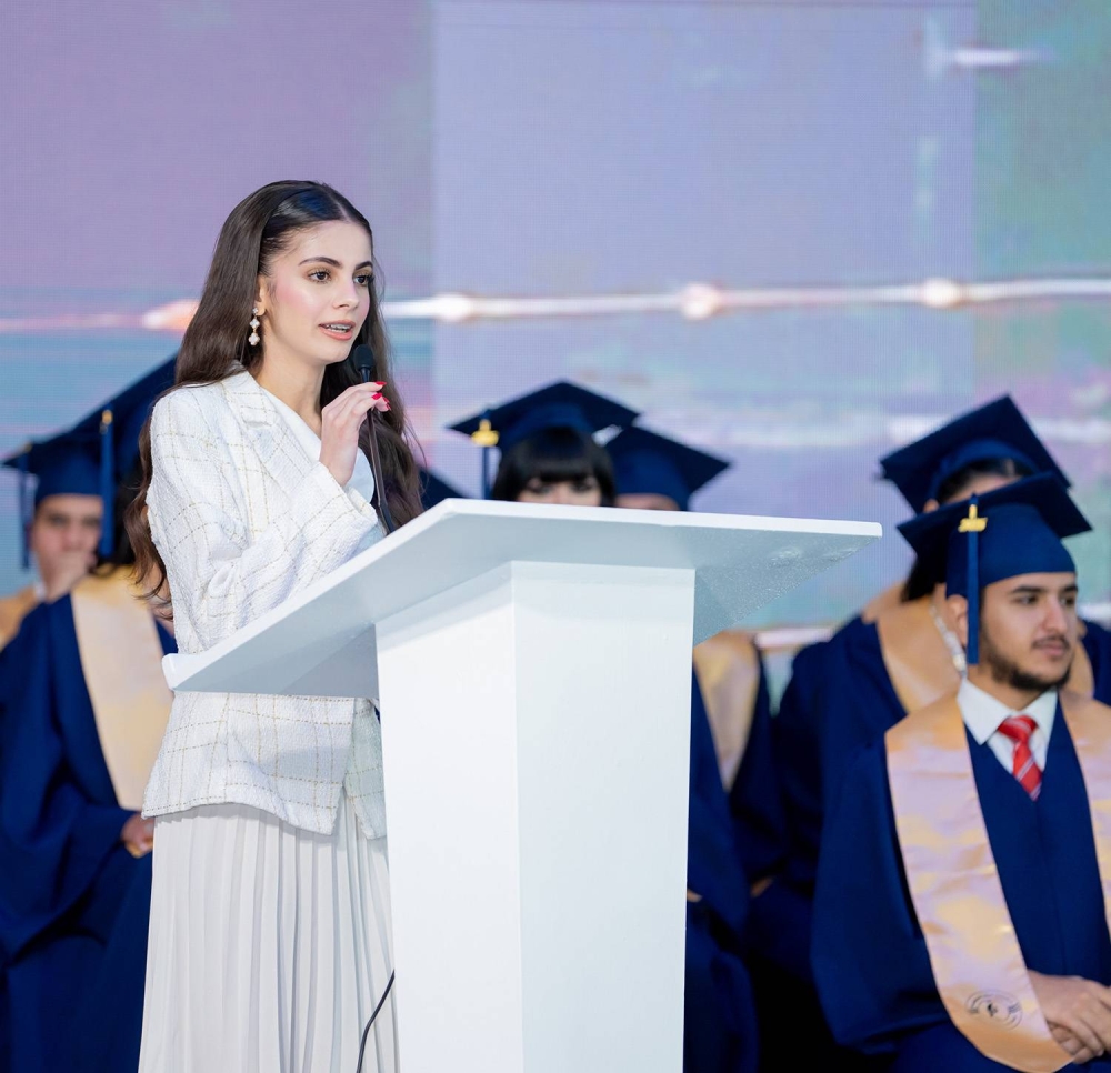 خالد بن حمد يرعى حفل تخرج الفوج الخامس عشر لمدرسة حوار الدولية