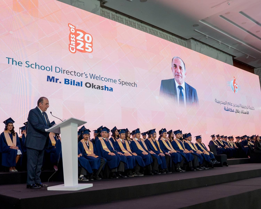 خالد بن حمد يرعى حفل تخرج الفوج الخامس عشر لمدرسة حوار الدولية