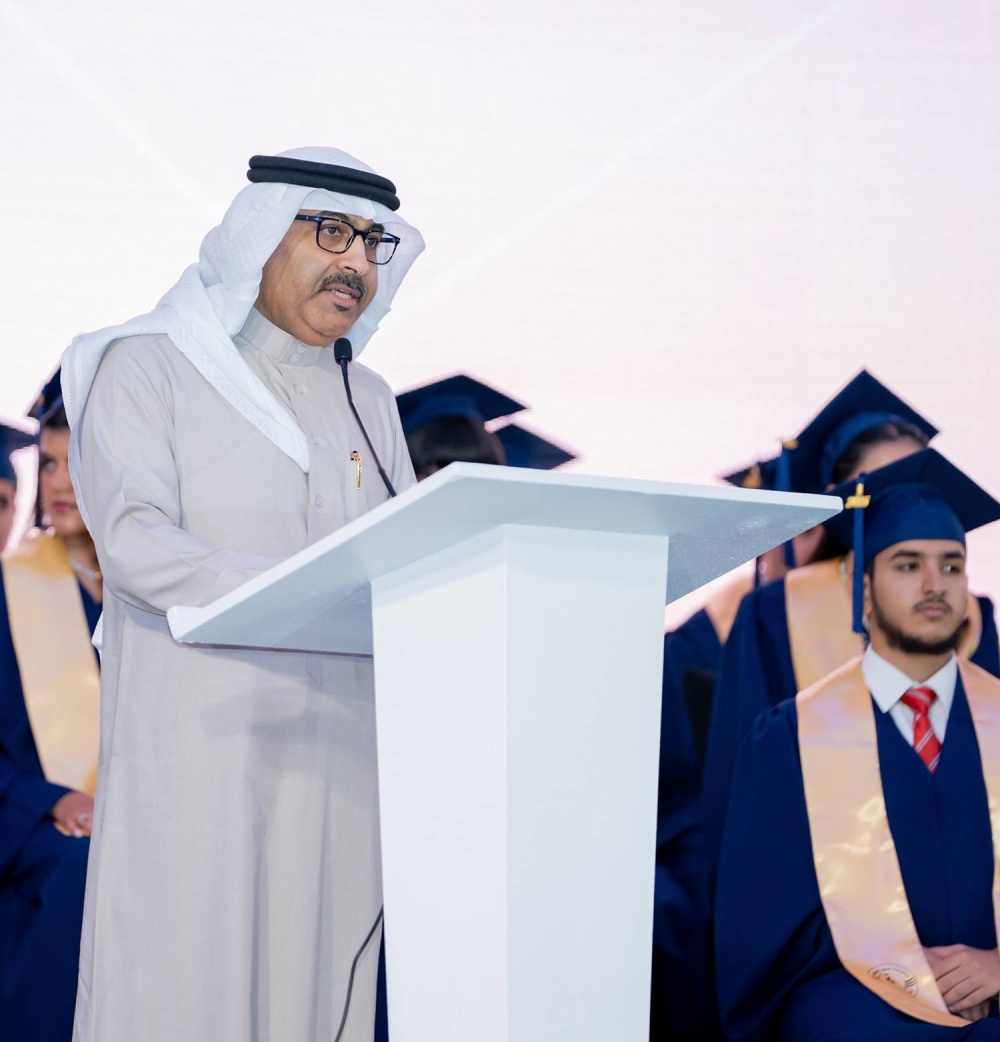 خالد بن حمد يرعى حفل تخرج الفوج الخامس عشر لمدرسة حوار الدولية