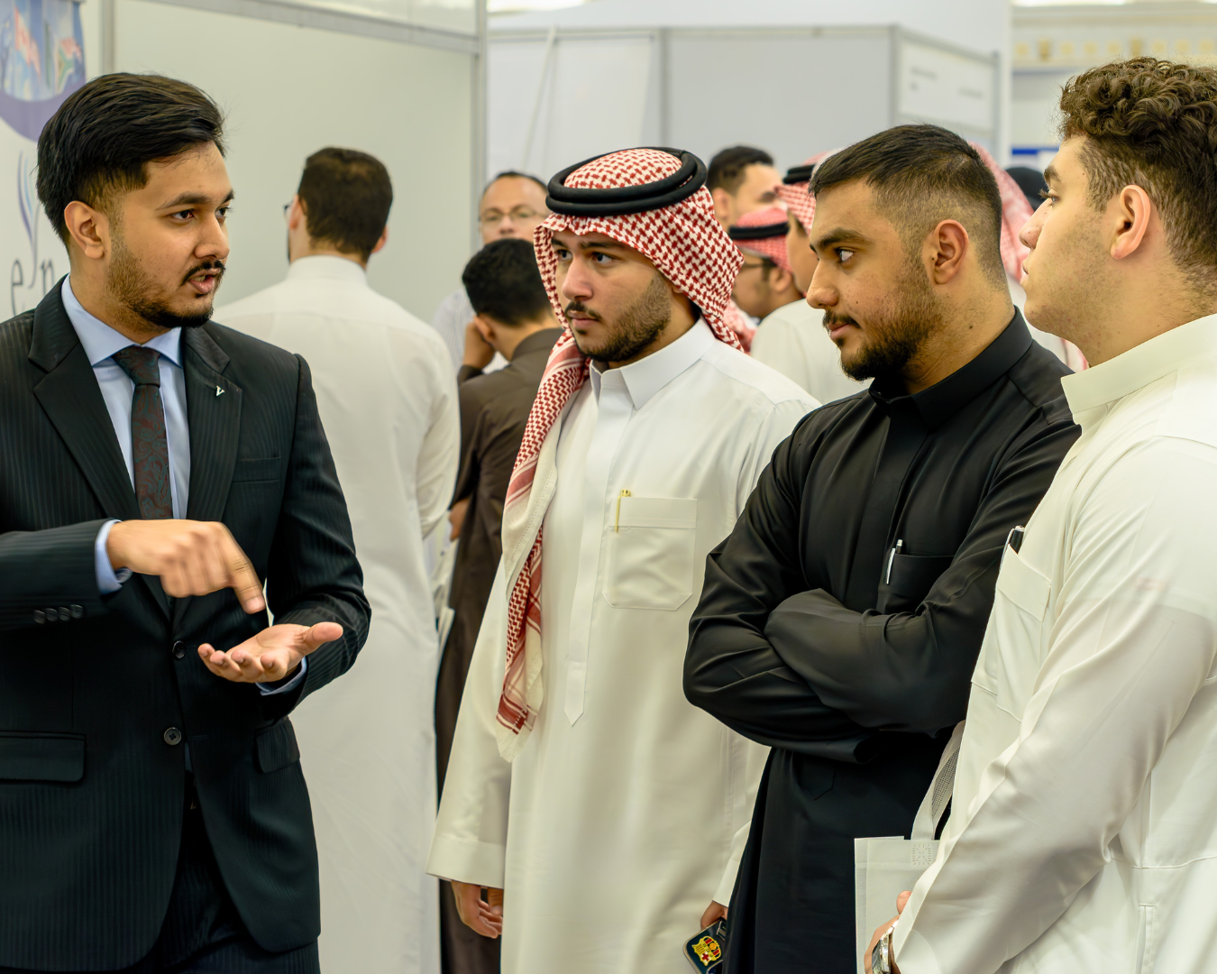 "فاتيل البحرين" تستعرض برنامجها الأكاديمي في إدارة الفنادق الدولية بمعرض نادي الخريجين بالدمام