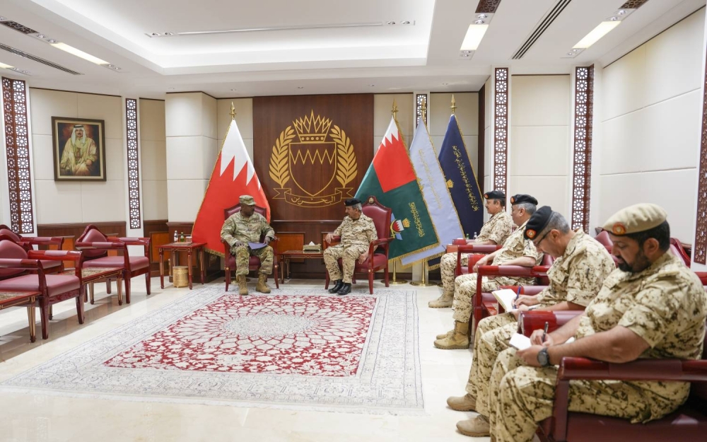 استقبل المشير الركن القائد العام العقيد كريستوفر فلويد الملحق العسكري بسفارة الولايات المتحدة الأمريكية لدى البحرين