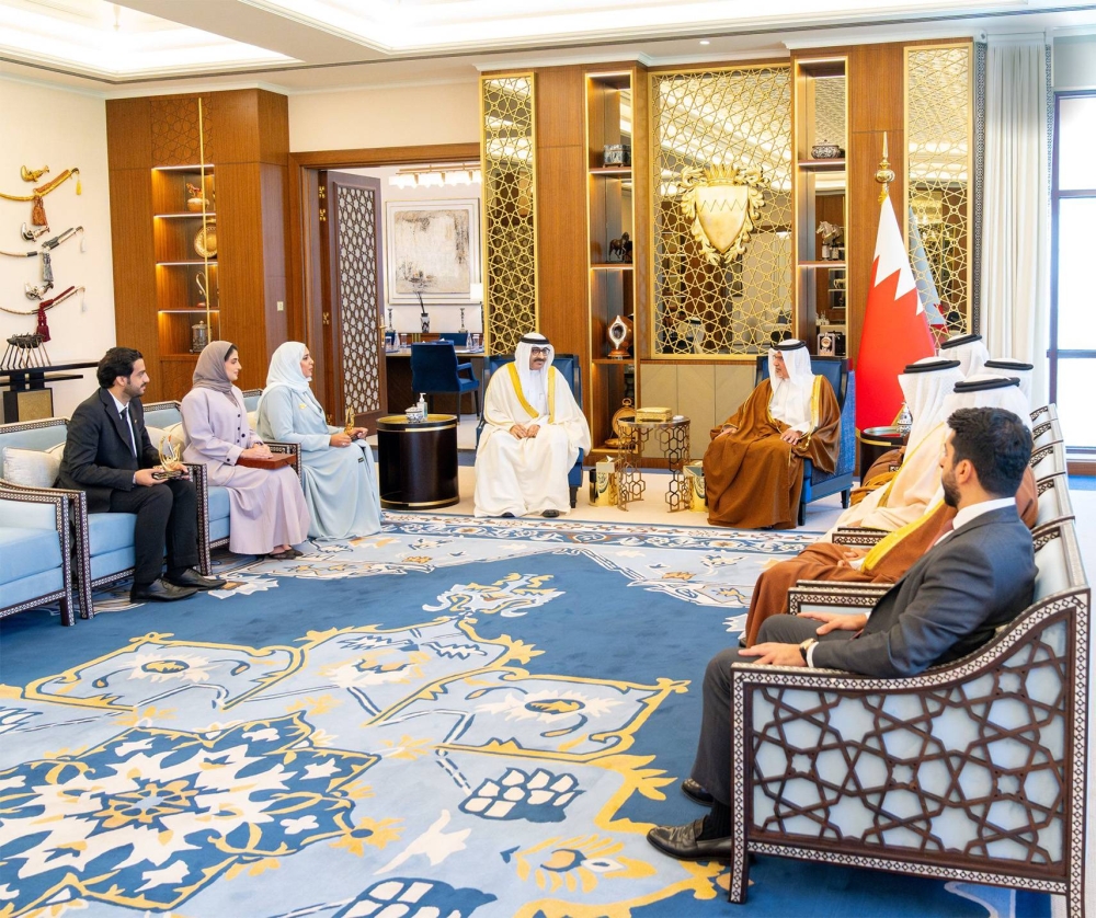 ولي العهد رئيس الوزراء: الكوادر البحرينية ركيزة أساسية لتحقيق الأهداف الوطنية