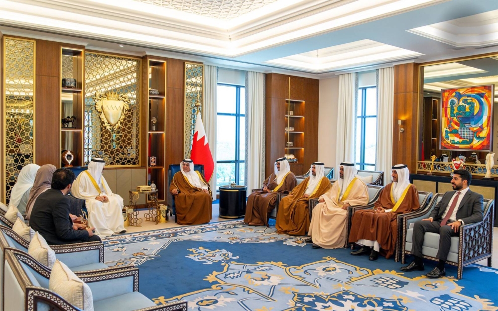 ولي العهد رئيس الوزراء: الكوادر البحرينية ركيزة أساسية لتحقيق الأهداف الوطنية