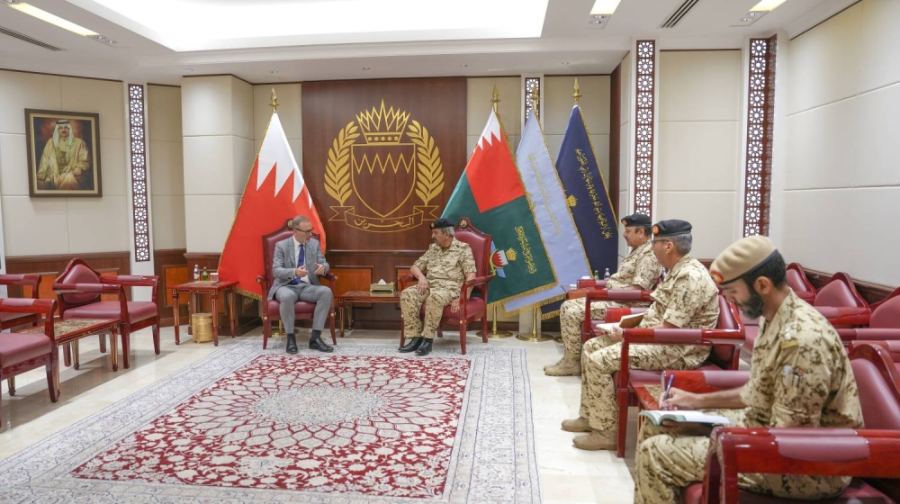 القائد العام يستقبل السفير الألماني لدى البحرين كليمنس أوغستينوس