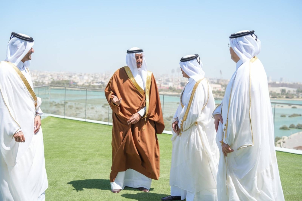 بحث مشروعي الجسر والربط البحري المشترك بين البحرين وقطر