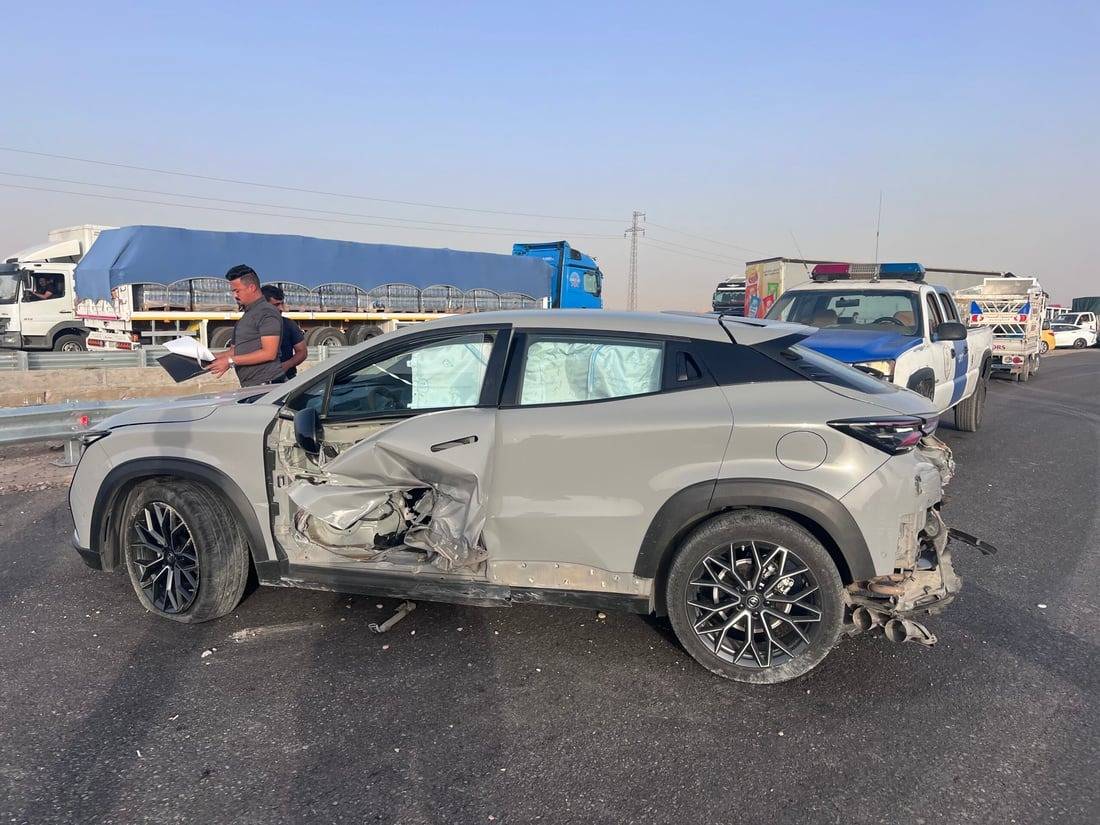 سائق بحريني يصطدم بجدار ماء ويتعرض لإصابات بليغة في مدينة كركوك العراقية