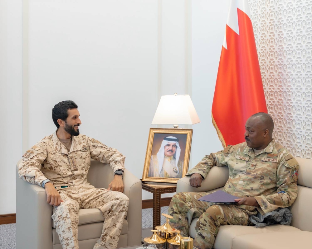 ناصر بن حمد يستقبل الملحق العسكري بسفارة الولايات المتحدة لدى البحرين