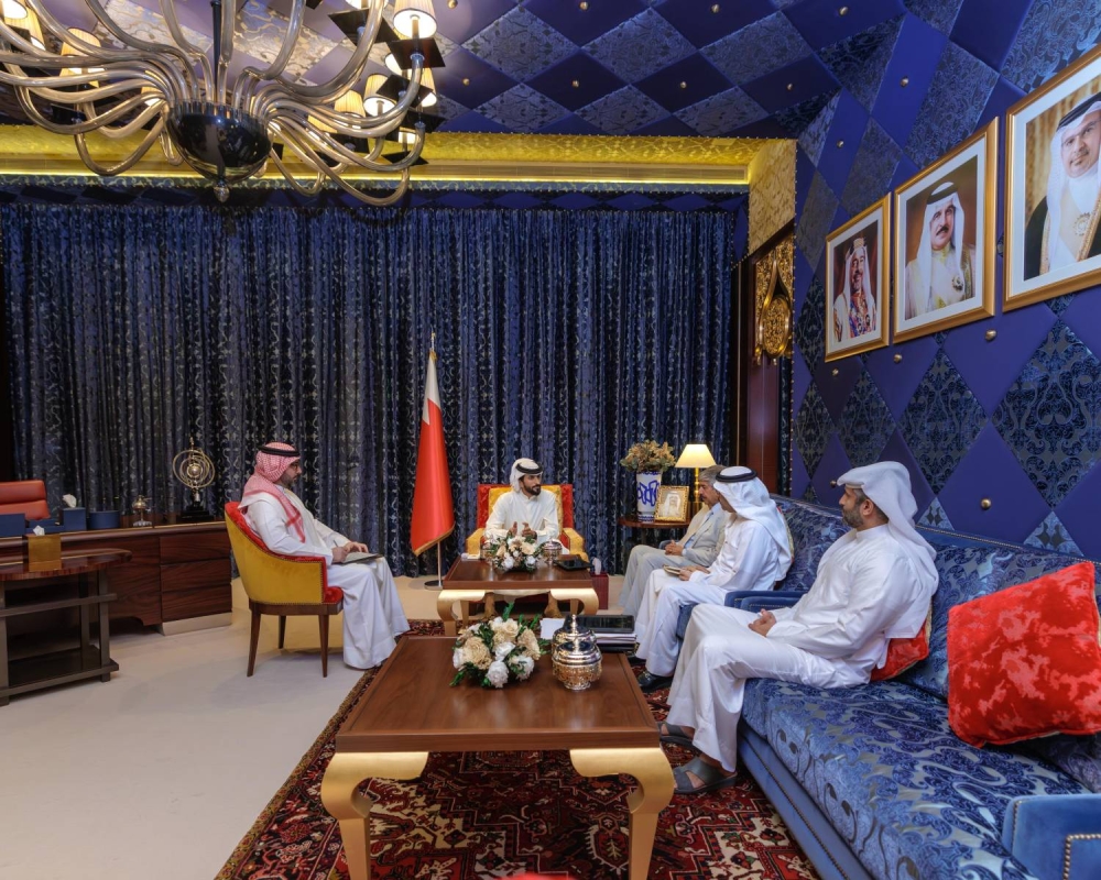 ناصر بن حمد يستقبل وزير التربية والتعليم والدكتور مصطفى السيد والرئيس التنفيذي لمركز ناصر العلمي والتقني