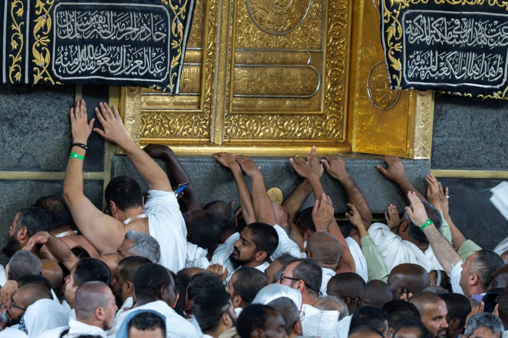 حجاج بيت الله الحرام يستقرون في مشعر منى لقضاء يوم التروية