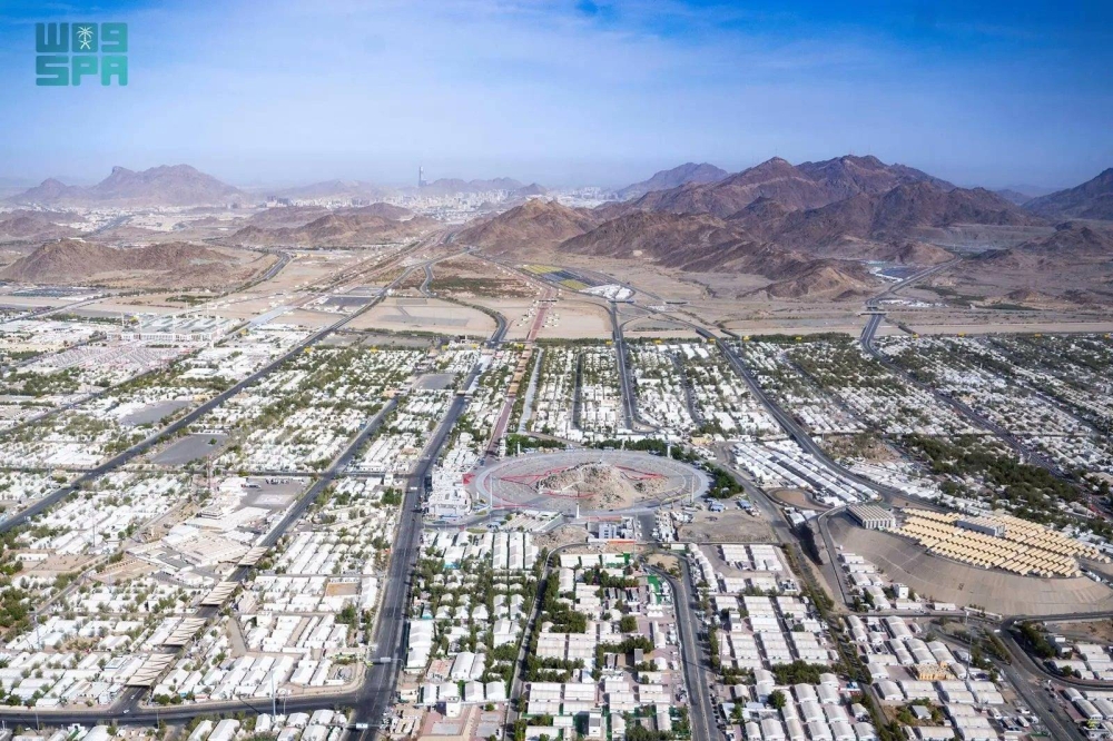 حجاج بيت الله الحرام يستقرون في مشعر منى لقضاء يوم التروية