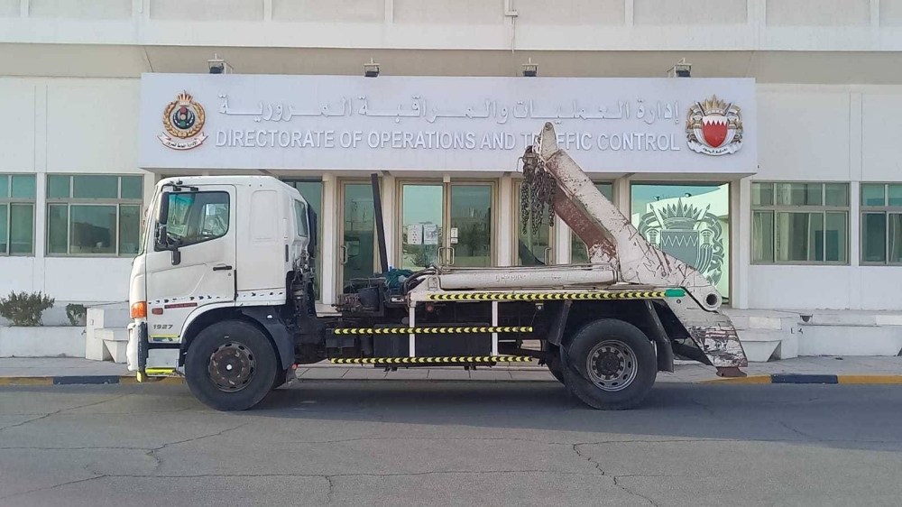 &laquo;المرور&raquo;: ضبط سائقي شاحنة ومركبة تجاوزا إشارة ضوئية في البديع