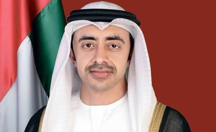 وزير الخارجية الإماراتي يبحث هاتفيًا مع نظيرته الكندية مجالات التعاون المشترك بين البلدين