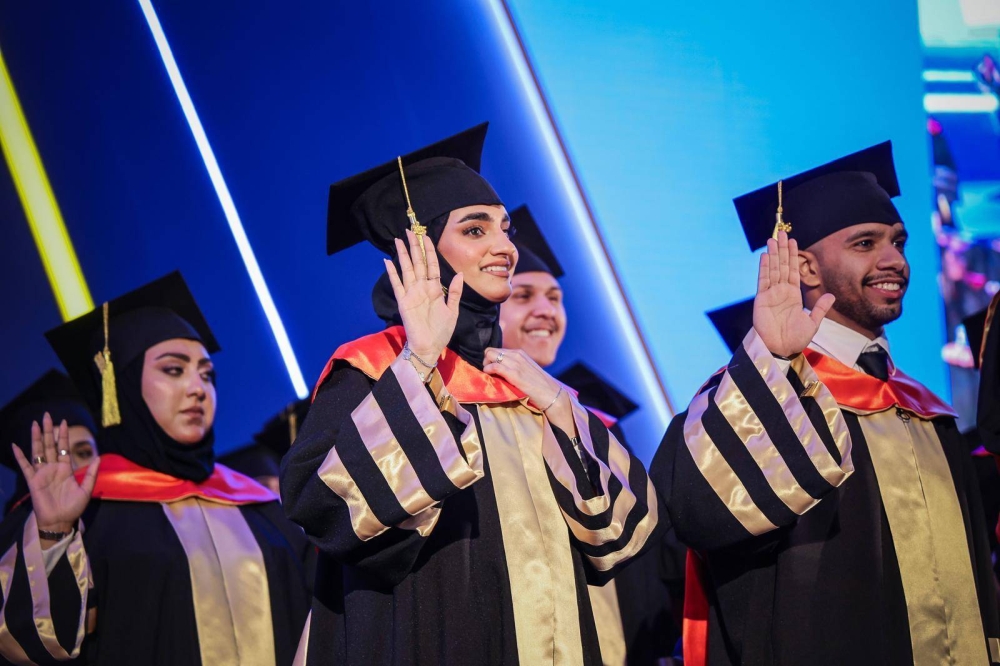 الجامعة الخليجية تحتفي بتخريج 247 من طلبة الفوج الـ 21 بمختلف التخصصات