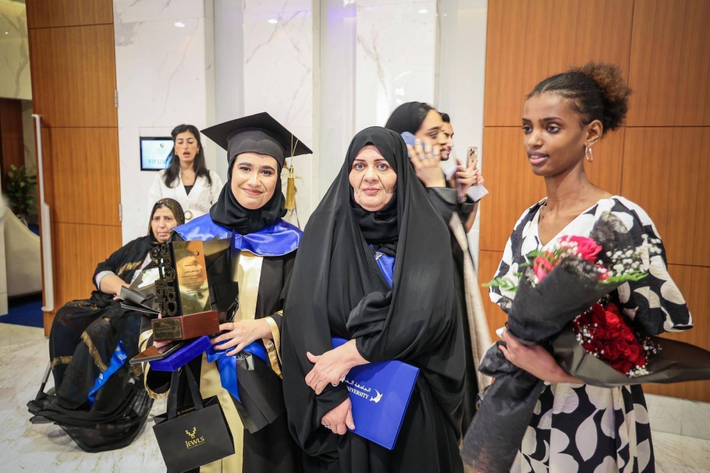 الجامعة الخليجية تحتفي بتخريج 247 من طلبة الفوج الـ 21 بمختلف التخصصات