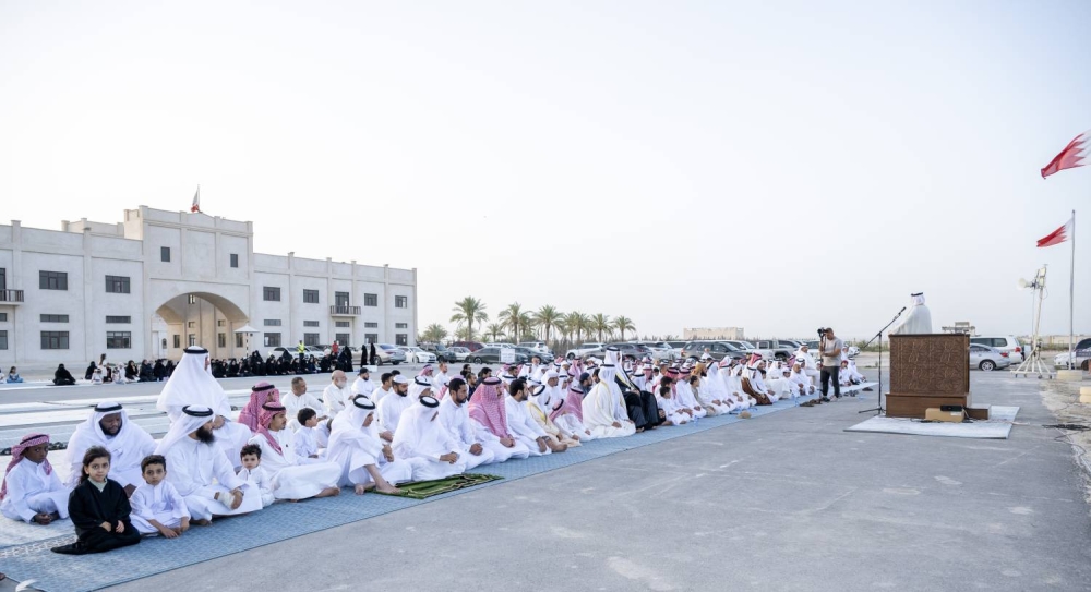 جموع المصلين يؤدون صلاة عيد الأضحى المبارك في مختلف مصليات ومساجد البحرين