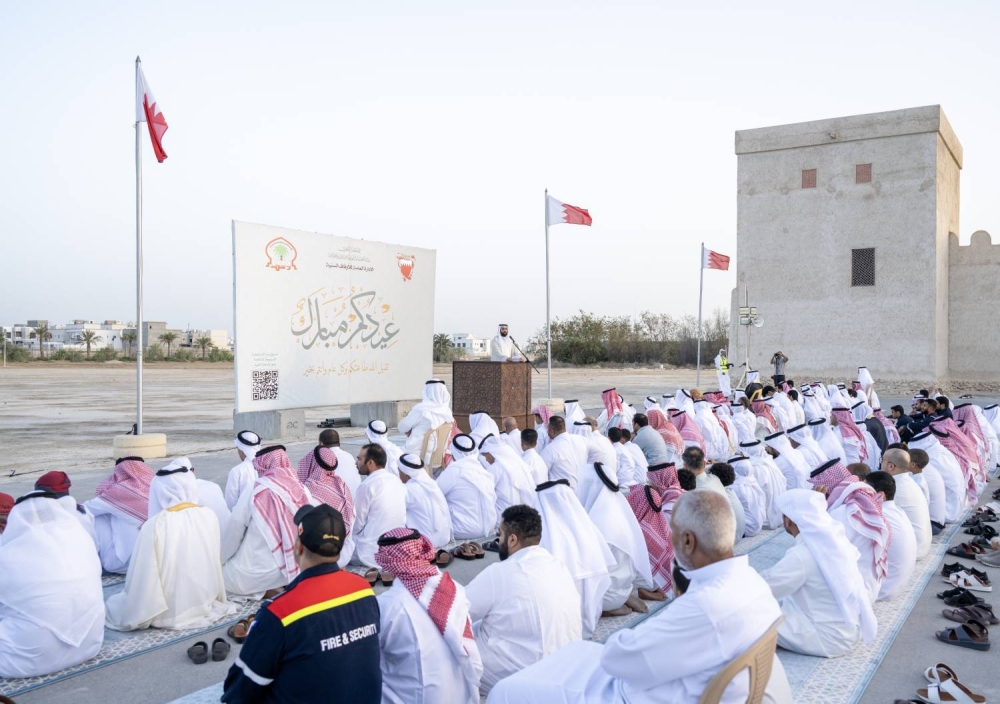 جموع المصلين يؤدون صلاة عيد الأضحى المبارك في مختلف مصليات ومساجد البحرين