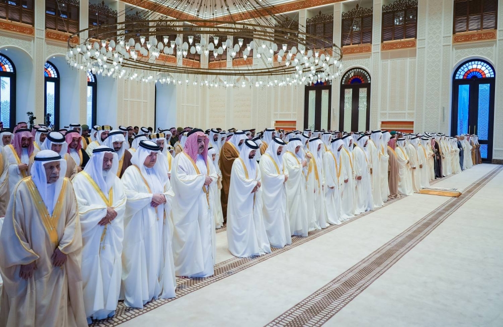 الملك يؤدي صلاة عيد الاضحى المبارك