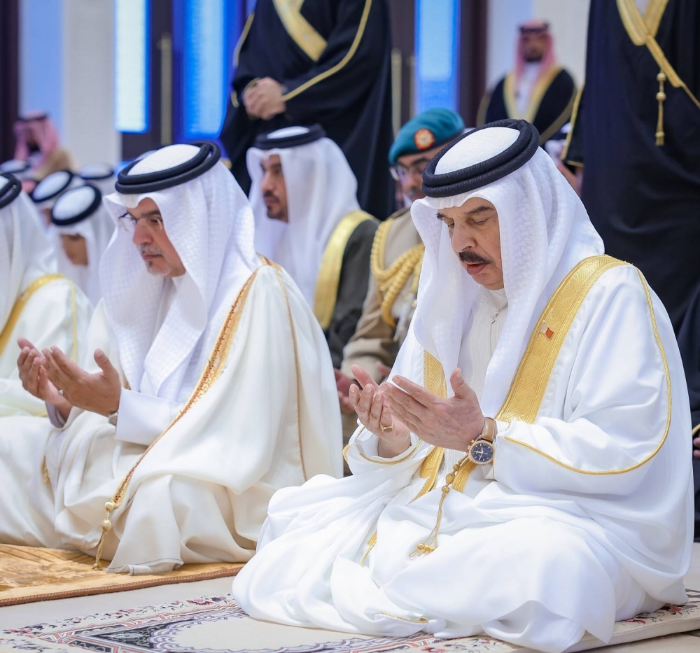 الملك يؤدي صلاة عيد الاضحى المبارك