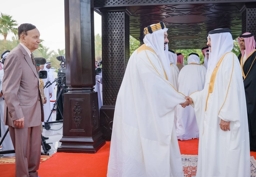 الملك يؤدي صلاة عيد الاضحى المبارك