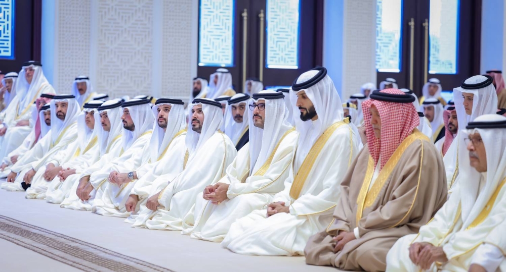 الملك يؤدي صلاة عيد الاضحى المبارك