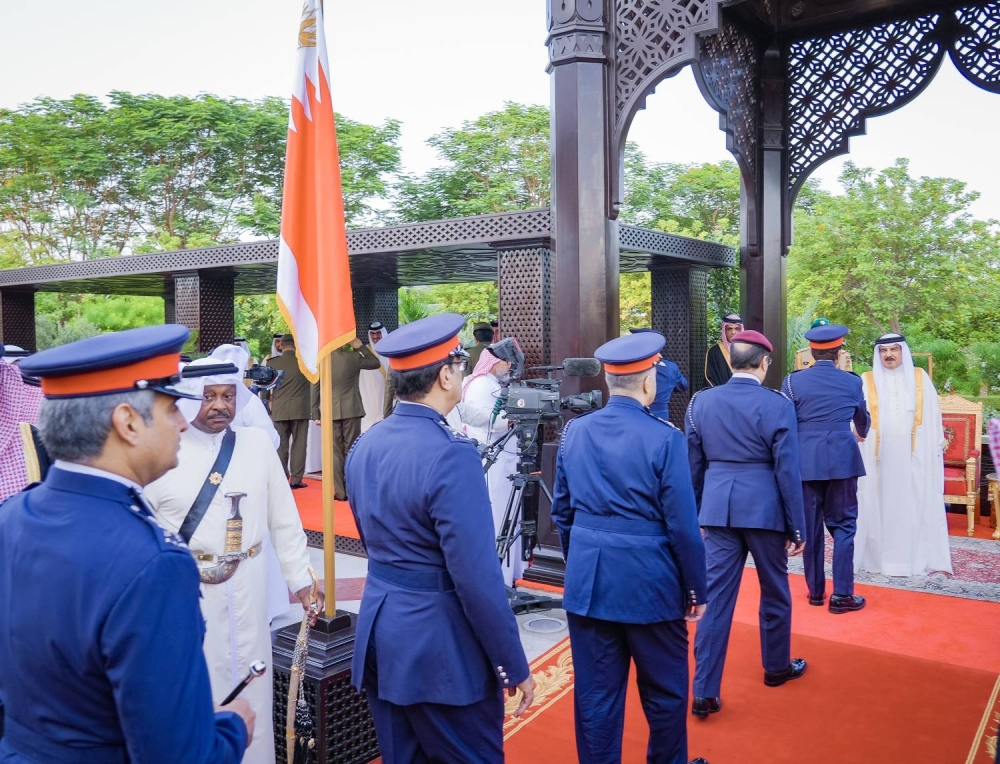 الملك يؤدي صلاة عيد الاضحى المبارك