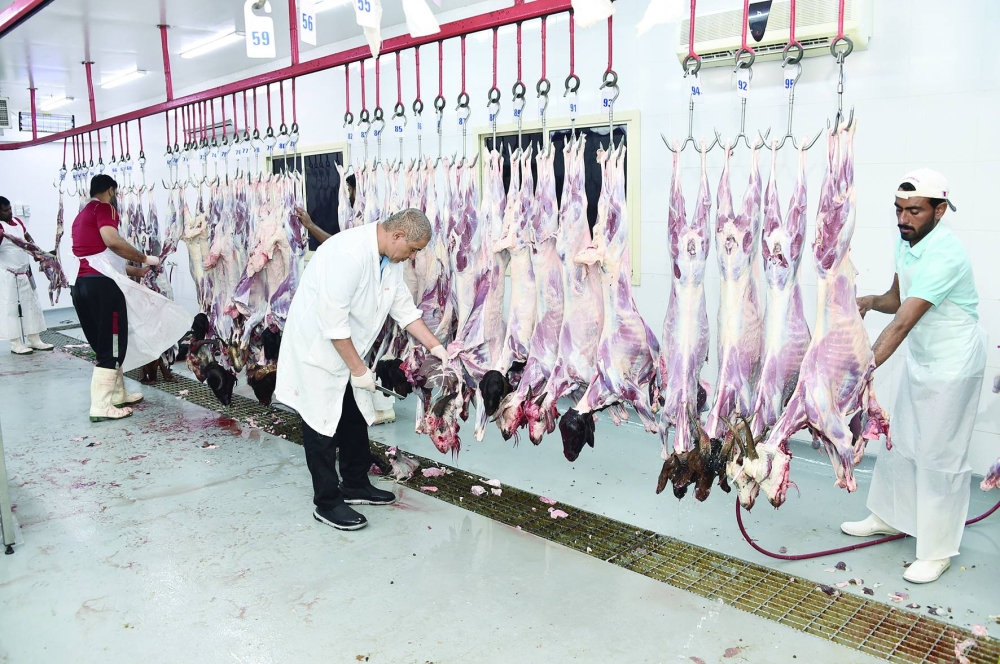 ارتفاع الإقبال على الأضاحي.. وخدمة التوصيل تُغيّر نمط الشراء