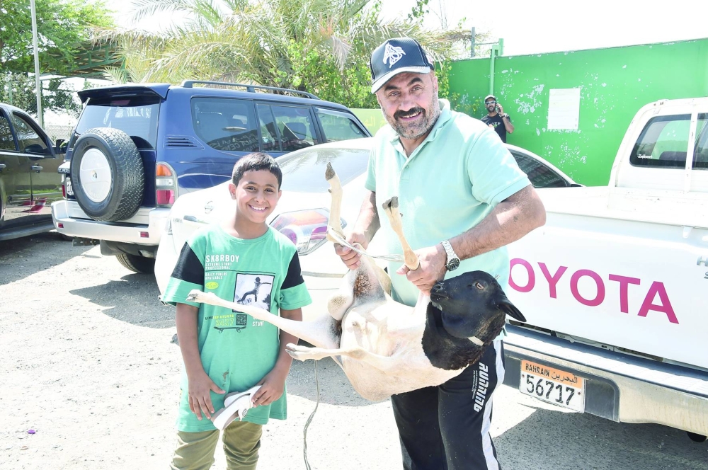 ارتفاع الإقبال على الأضاحي.. وخدمة التوصيل تُغيّر نمط الشراء