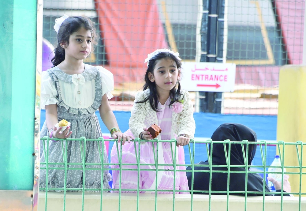 عدسة "الوطن" ترصد فرحة العيد في الحدائق والمتنزهات والمجمّعات