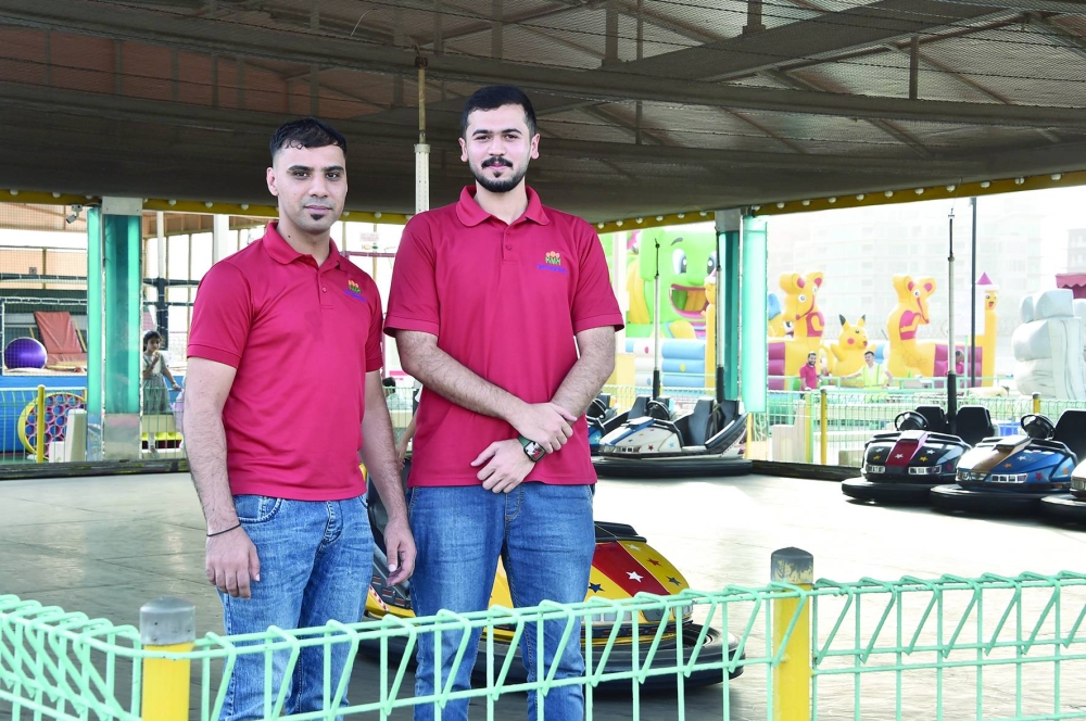 عدسة "الوطن" ترصد فرحة العيد في الحدائق والمتنزهات والمجمّعات