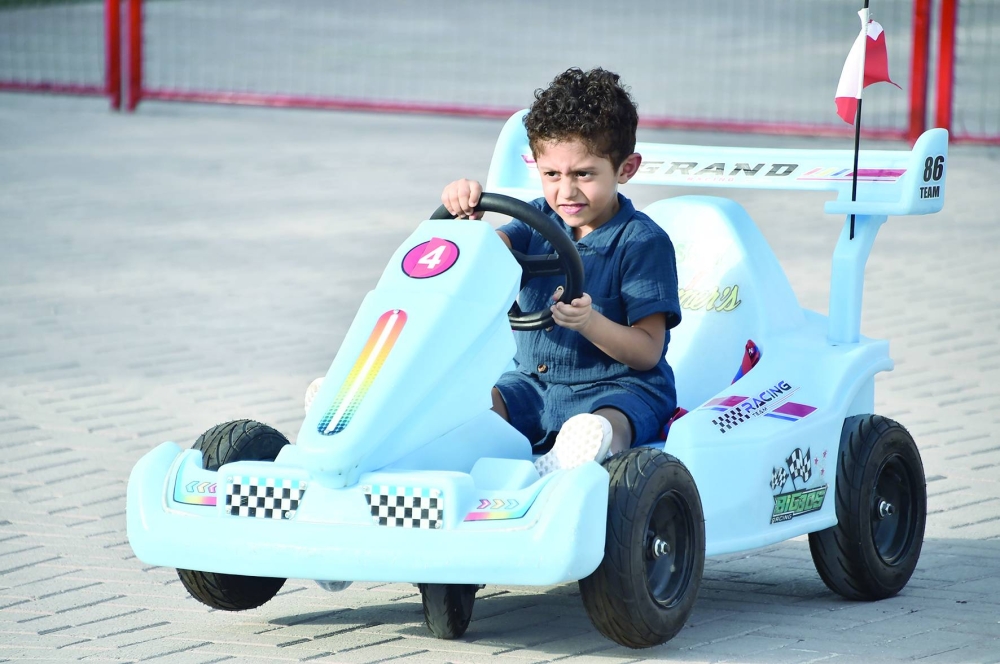 عدسة "الوطن" ترصد فرحة العيد في الحدائق والمتنزهات والمجمّعات