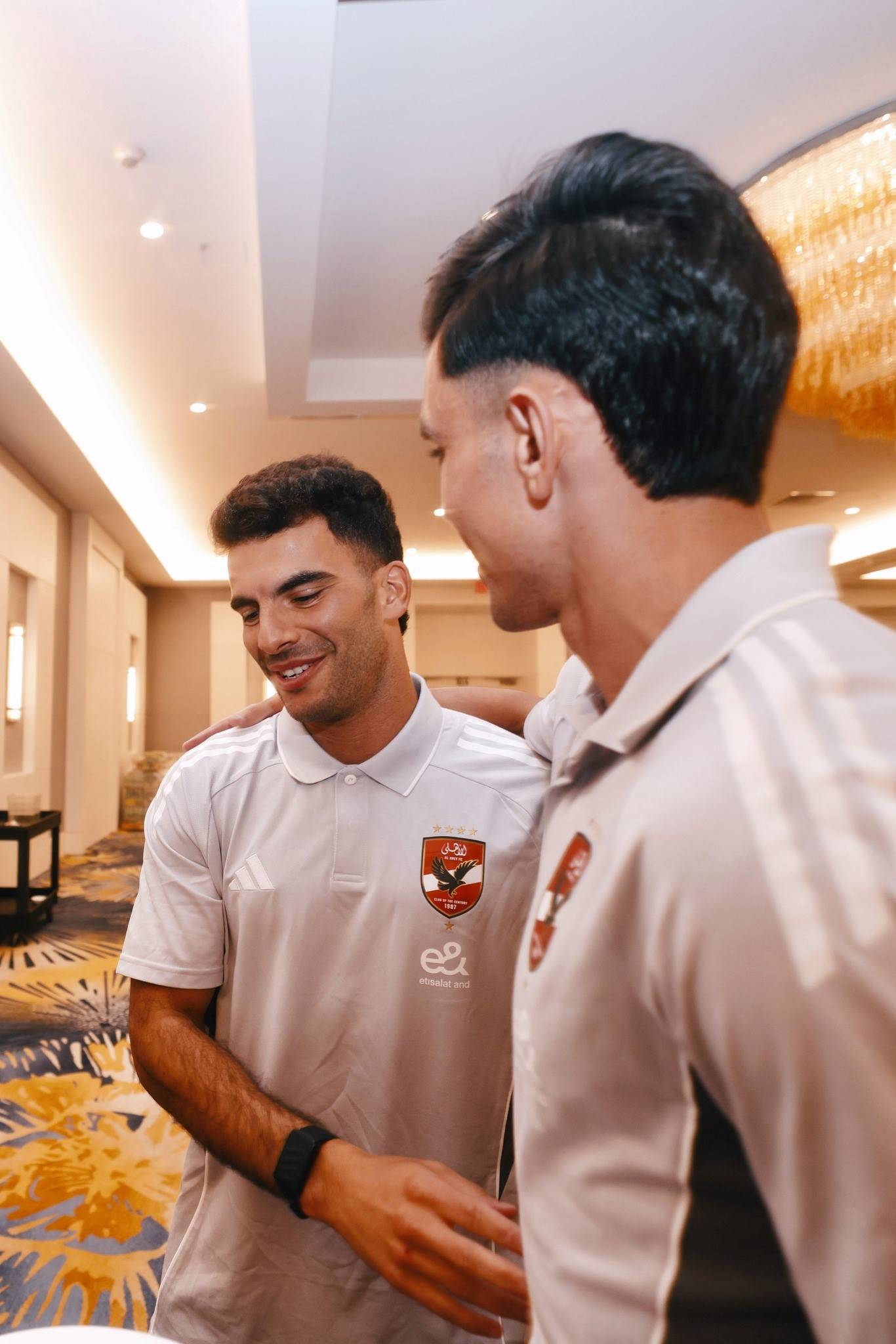 استقبال حافل لزيزو في معسكر الأهلي بميامي قبل الظهور العالمي المرتقب.. صور