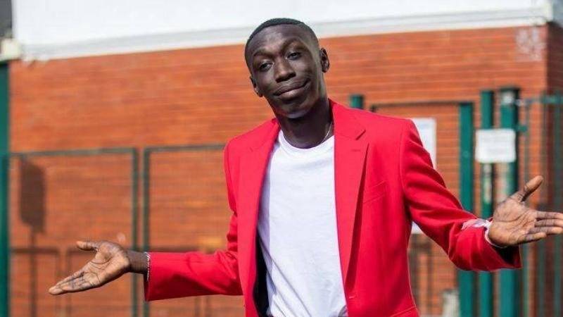 الهجرة توقف &laquo;كابي لاميه&raquo; لفترة قصيرة في أمريكا