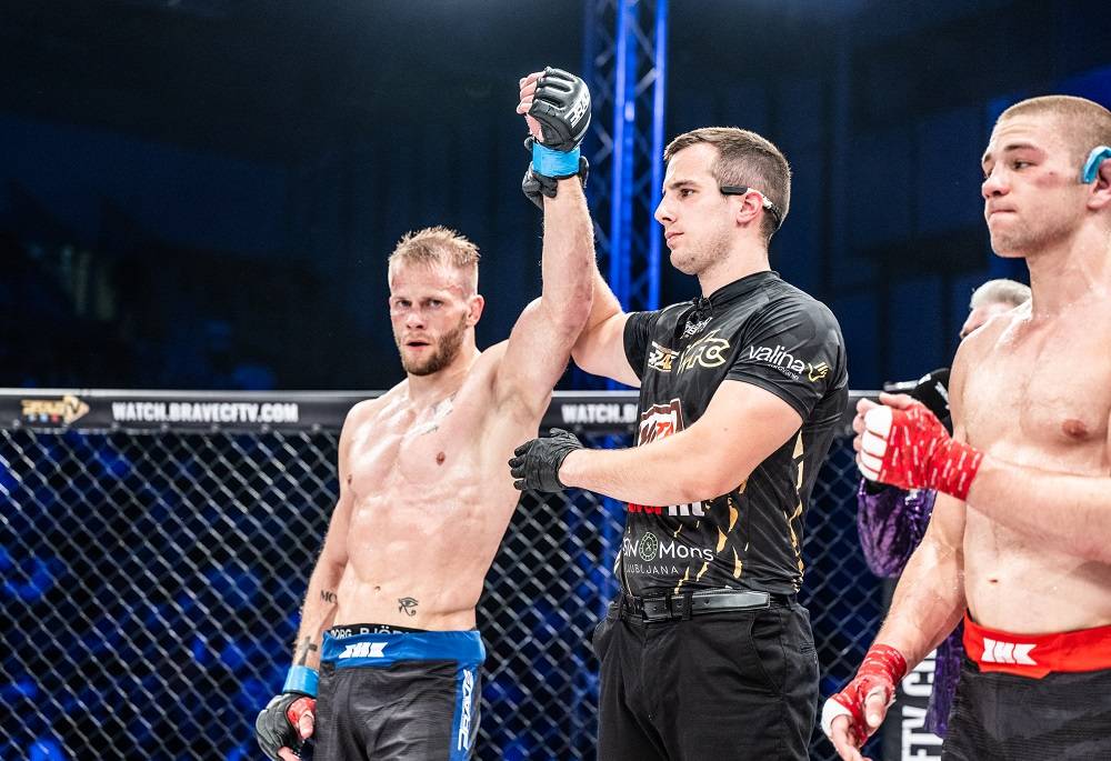 &laquo;فخر الدين&raquo; أول عربي يتوّج بـ3 ألقاب عالمية في فنون القتال المختلطة