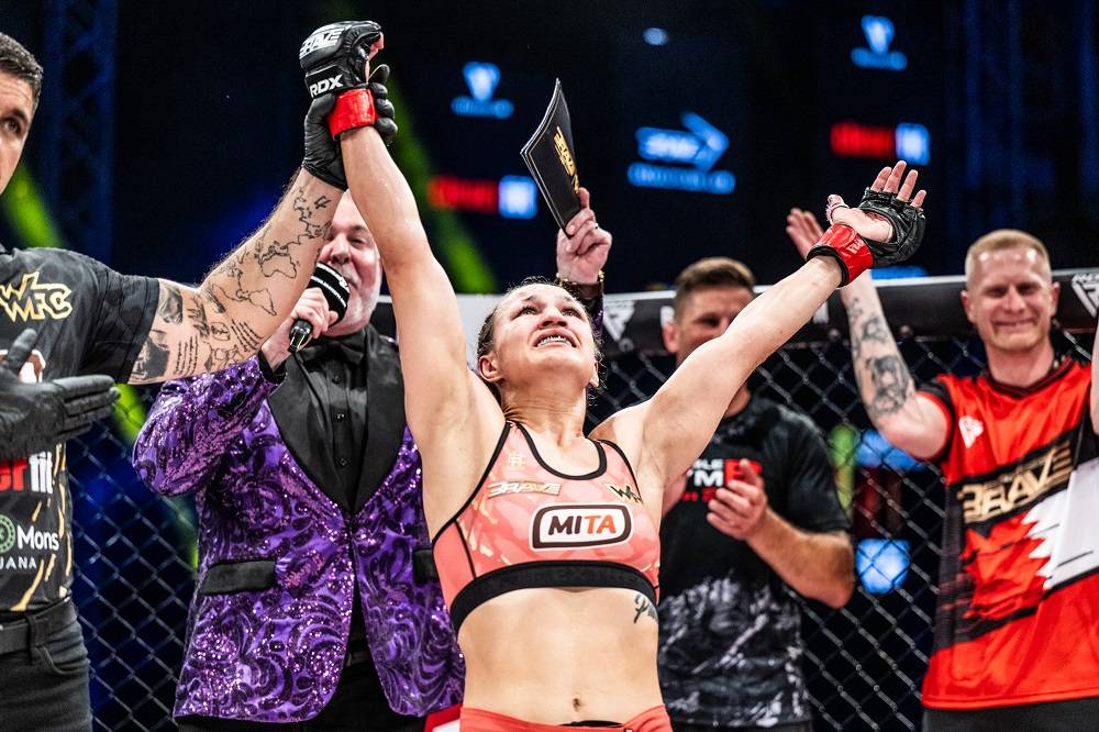 &laquo;فخر الدين&raquo; أول عربي يتوّج بـ3 ألقاب عالمية في فنون القتال المختلطة