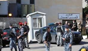 فرار جماعي لموقوفين من نظارة في جبل لبنان