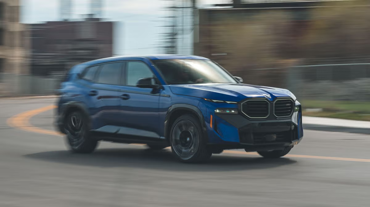 بي إم دبليو XM 2025.. سيارة SUV هجينة تجمع بين الفخامة والأداء الرياضي