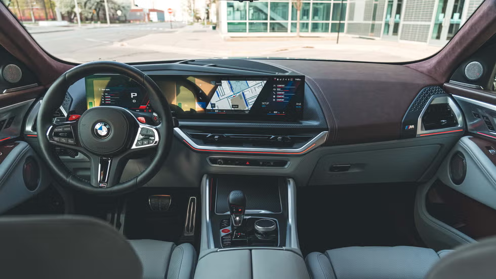 بي إم دبليو XM 2025.. سيارة SUV هجينة تجمع بين الفخامة والأداء الرياضي