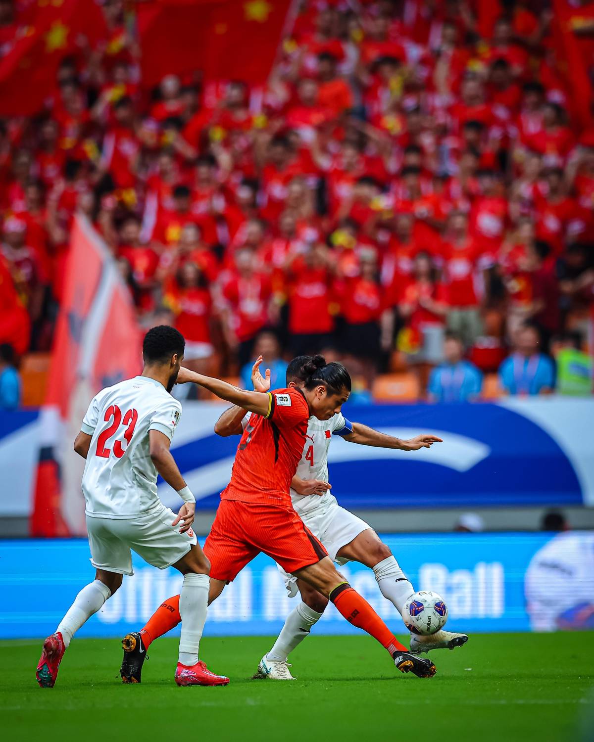 الأحمر الكروي ينهي مشواره بالتصفيات المونديالية في المركز الأخير !