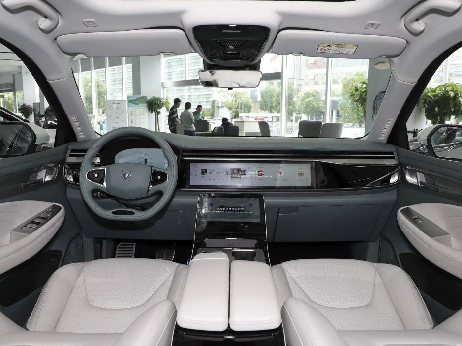 تقنيات ذكية بسعر منافس.. BAIC ArcFox Alpha S5 2025 سيدان كهربائية بتصميم ديناميكي وأداء متفوق