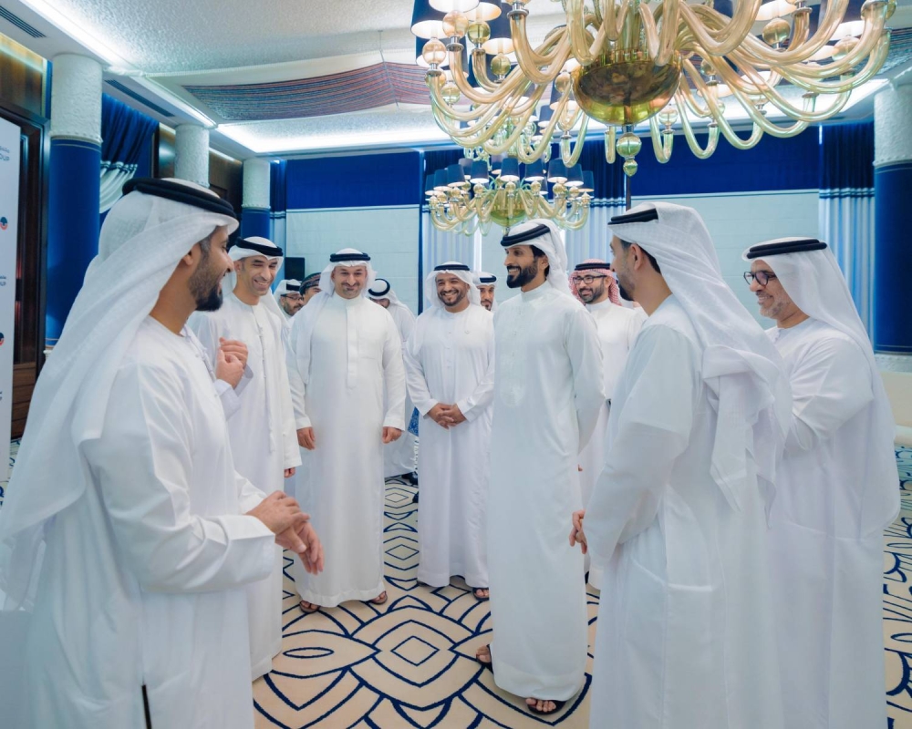 &lrm;ناصر بن حمد: الشراكة مع موانئ أبوظبي خطوة نوعية لتعزيز ريادة المملكة في الصناعات البحرية المستدامة