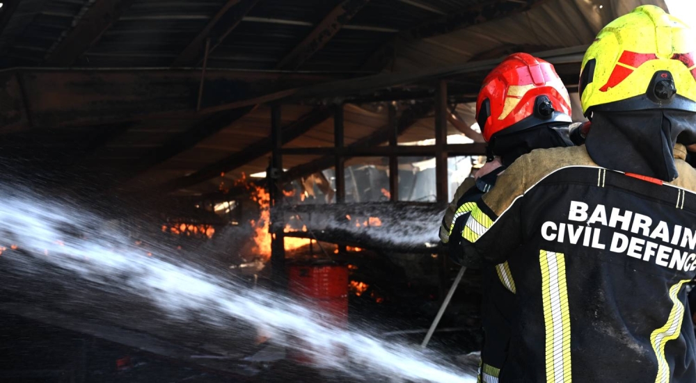 الدفاع المدني يخمد حريقاً اندلع في مستودع بمنطقة سلماباد
