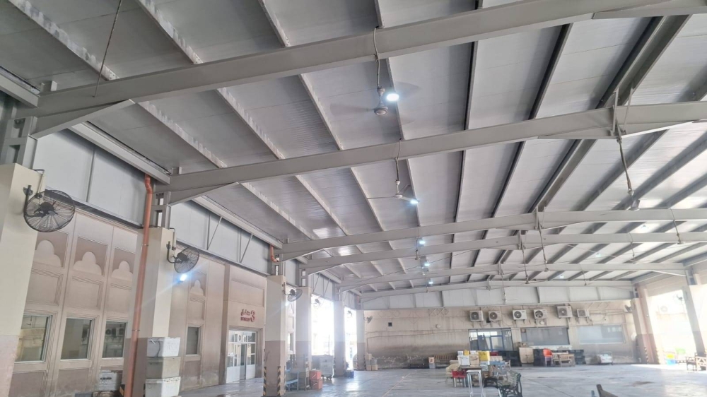 أمانة العاصمة: إصلاح فوري للتماس الكهربائي في سوق المنامة المركزي ضمن صيانة يومية مستمرة