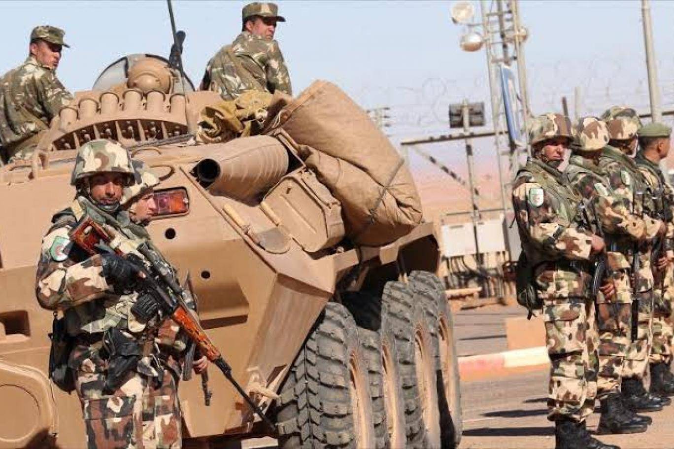 الجيش الجزائري: اعتقال 3 مسلحين جنوبي شرق البلاد