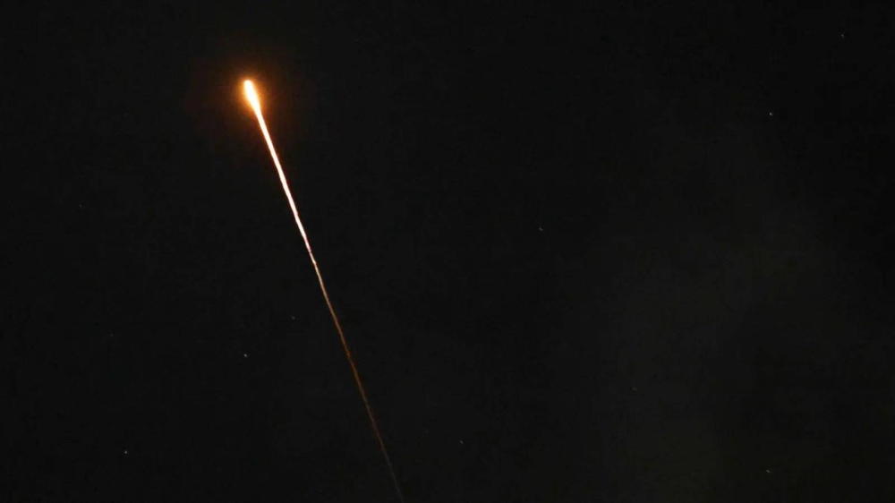 انفجارات في &laquo;بن غوريون&raquo; وتل أبيب.. هجوم إيراني مزدوج على إسرائيل