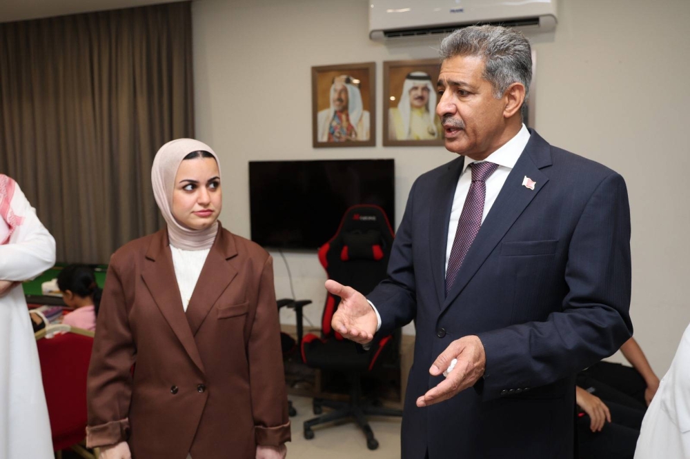 النائب سرور: دعم الشباب تشريعياً بقبة البرلمان وتمكينهم للإسهام الفعال في التنمية