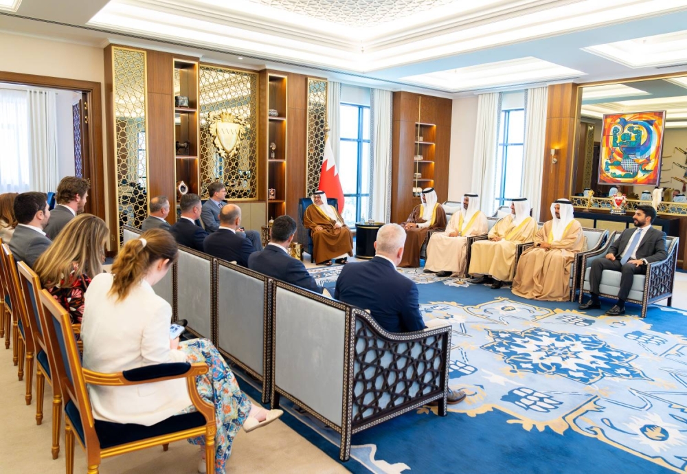 ولي العهد رئيس الوزراء: حل الأزمات عبر الحوار وضرورة مواصلة المفاوضات النووية الأمريكية الإيرانية