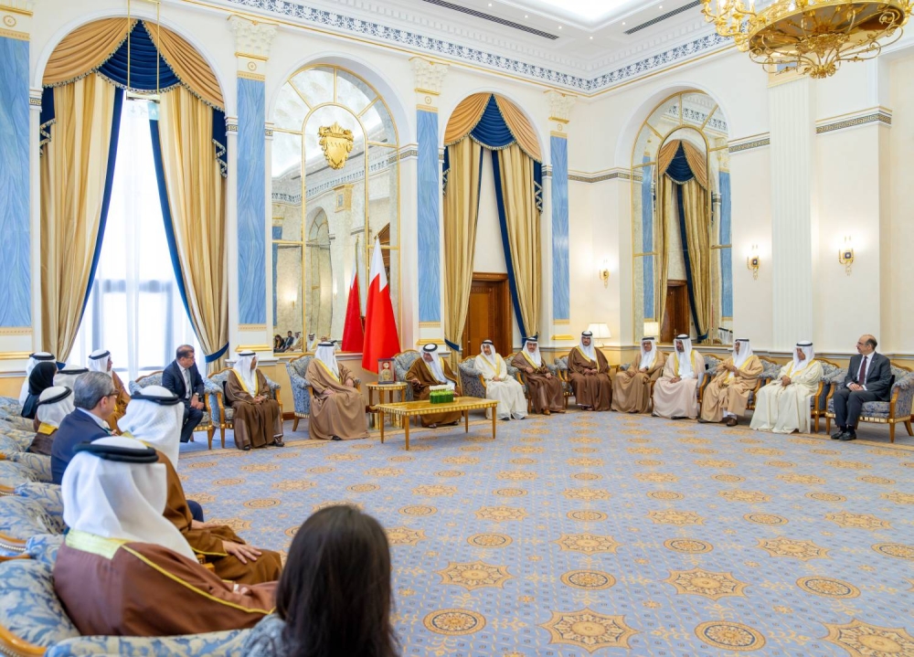 ولي العهد رئيس الوزراء: تعاضد أبناء البحرين وروحهم الوطنية مصدر قوةٍ لحفظ أمن البحرين ونمائها