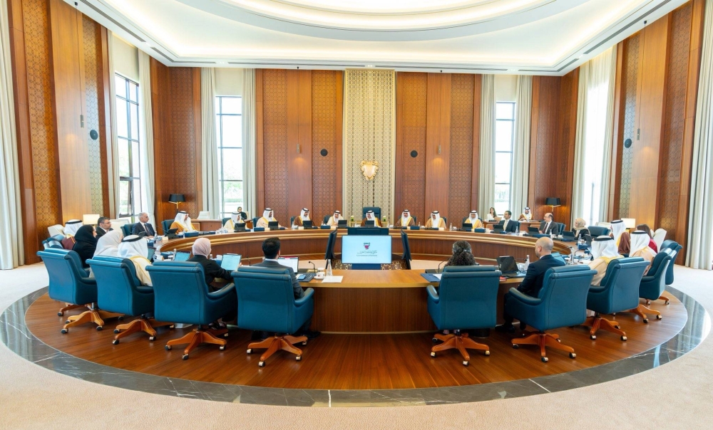 مجلس الوزراء يؤكد جاهزية الجهات للمستجدات الإقليمية ووفرة المخزون الغذائي والمياه