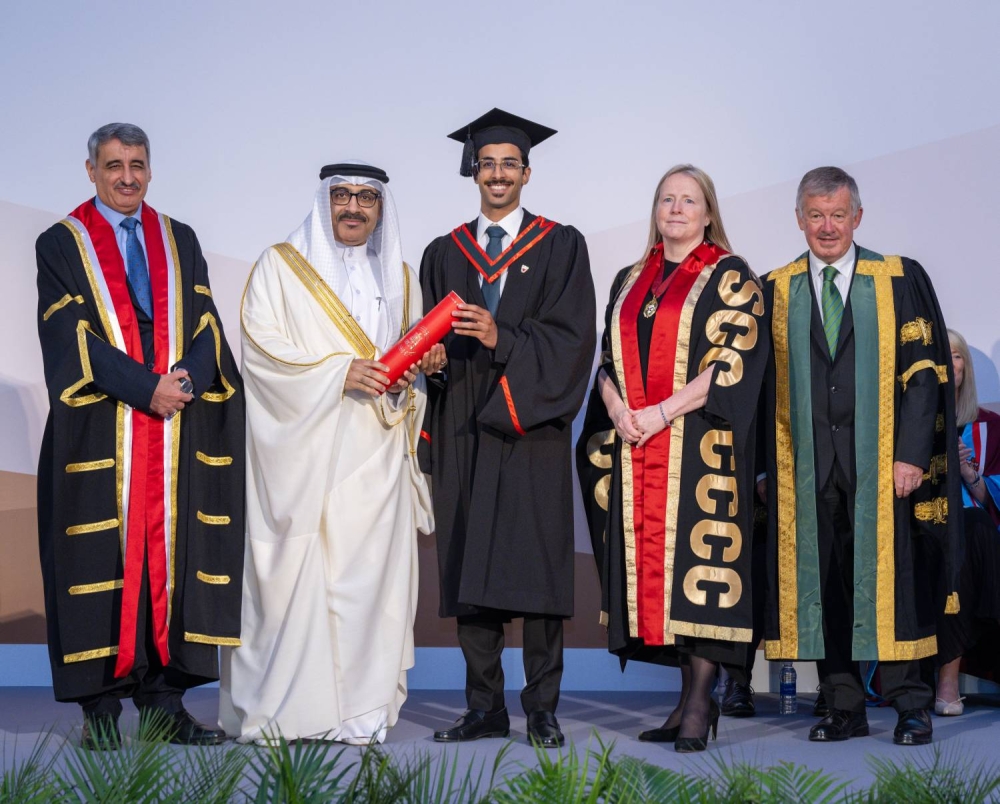 الكلية الملكية للجراحين في إيرلندا - جامعة البحرين الطبية (RSCI) تقيم حفل تخريج طلبتها السادس عشر