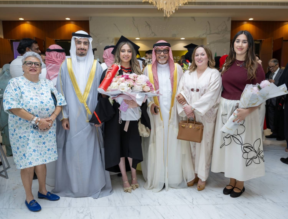 الكلية الملكية للجراحين في إيرلندا - جامعة البحرين الطبية (RSCI) تقيم حفل تخريج طلبتها السادس عشر